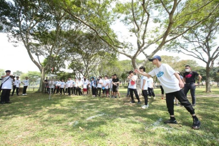Disc Golf Comes to Camou Orientation